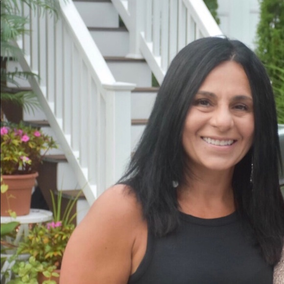 Meet your Posher, Anna - Picture 2 of 2